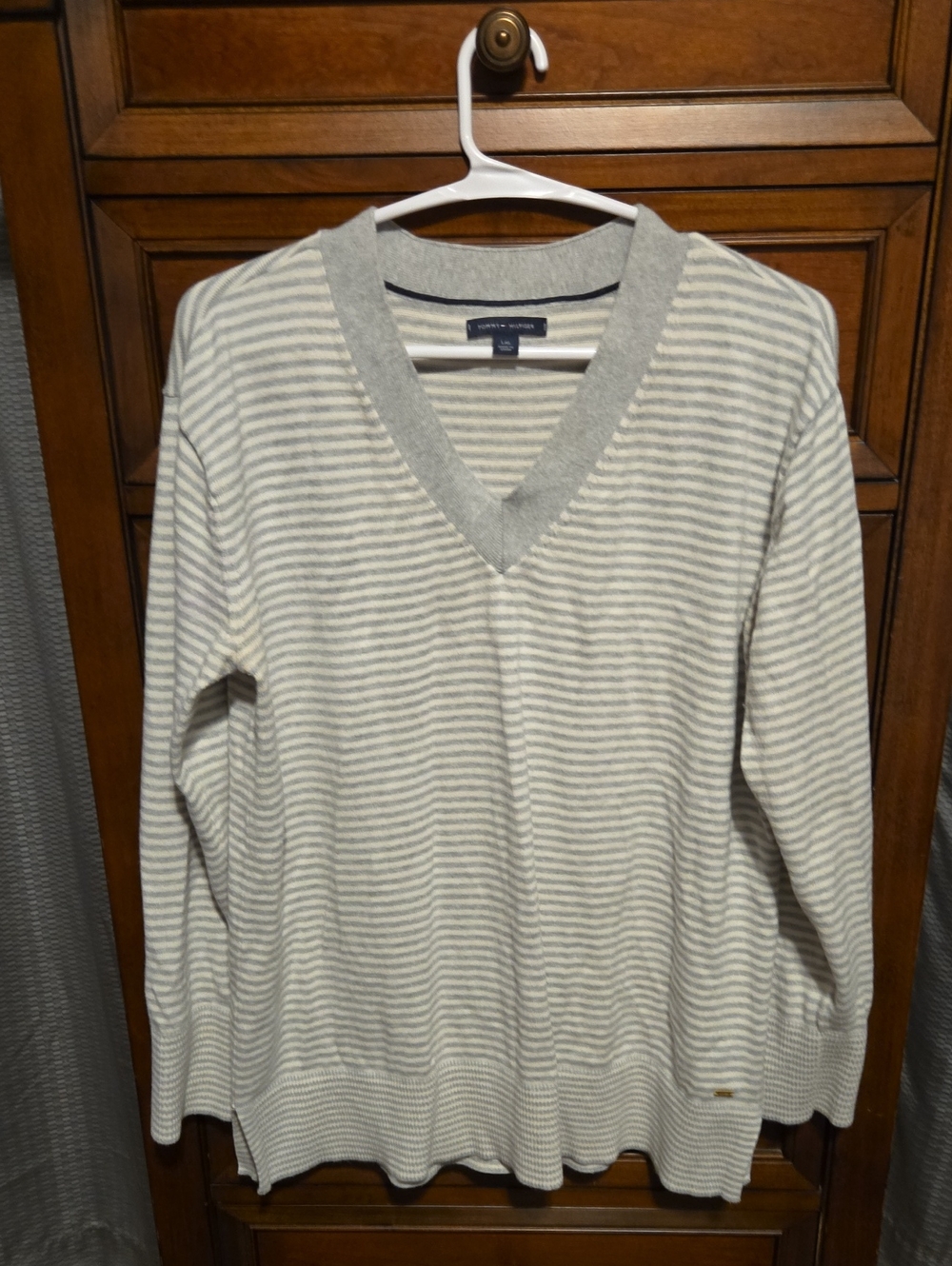 Tommy Hilfiger Cream and Light Gray Striped V-Neck Sweater — Men's